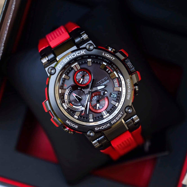 Sports Solar Powered Sapphire Crystal Mens Red/Black Analog